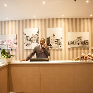 https://re-enzo-suites.emilia-romagnahotels.net